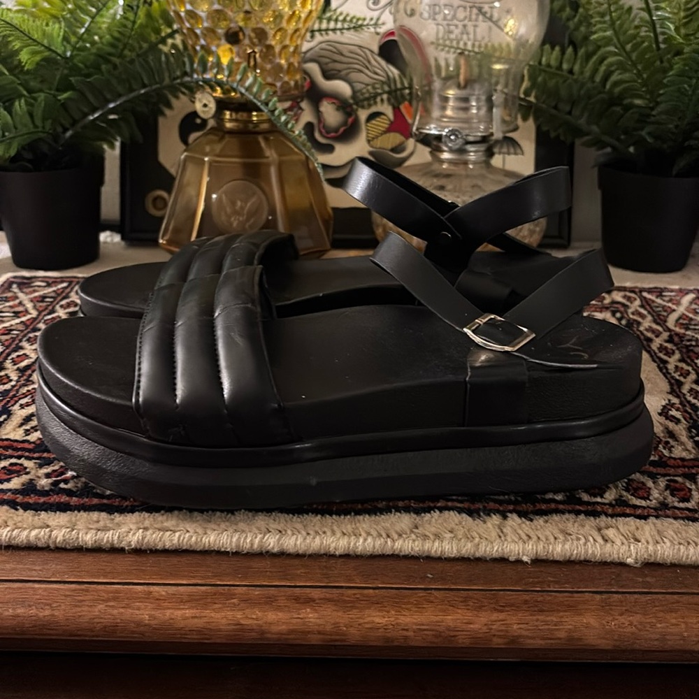 Black strappy platform sandals size 9
